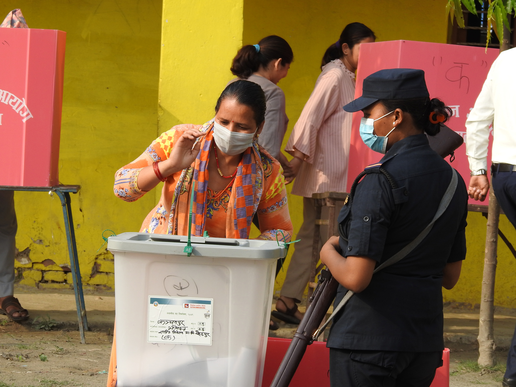 निर्वाचनमा मतदाताले चार मतपत्रमा मतसङ्केत गर्नुपर्ने